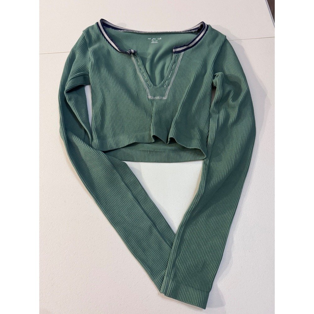 Out From Under Urban Outfitters Green Ribbed V-Neck Crop Top XS/S